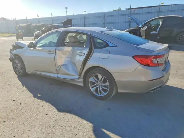 1HGCV1F16JA132049 2018 HONDA ACCORD - Image 2