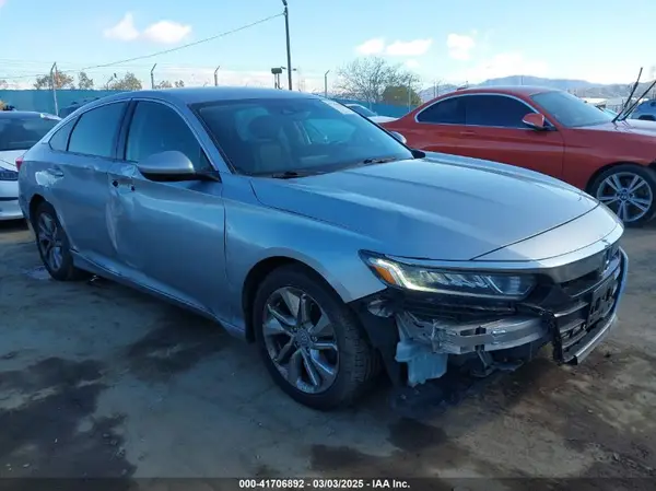 1HGCV1F16JA138577 2018 HONDA ACCORD - Image 1