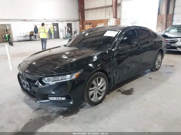 1HGCV1F16JA169957 2018 HONDA ACCORD - Image 2