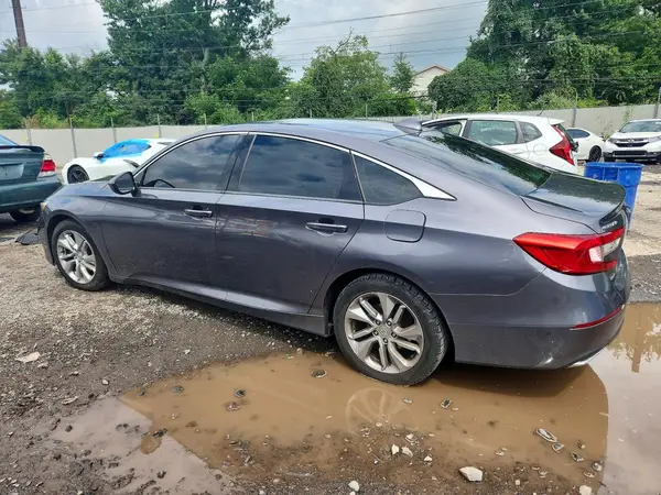 1HGCV1F16JA212676 2018 HONDA ACCORD - Image 2