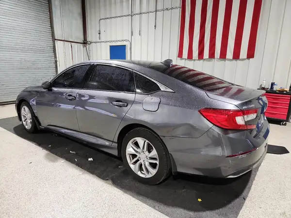 1HGCV1F16JA258282 2018 HONDA ACCORD - Image 2