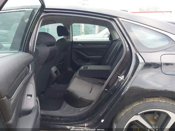 1HGCV1F16JA266415 2018 HONDA ACCORD - Image 8