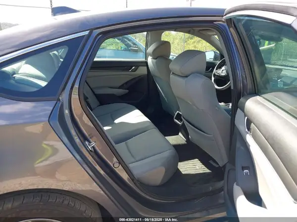 1HGCV1F17JA027634 2018 HONDA ACCORD - Image 8
