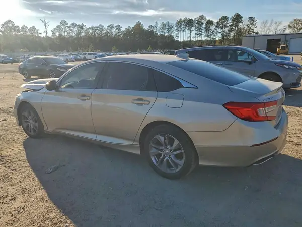 1HGCV1F17JA049858 2018 HONDA ACCORD - Image 2