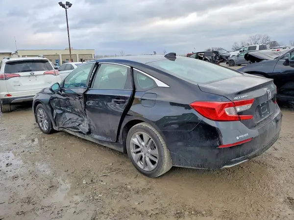 1HGCV1F17JA053330 2018 HONDA ACCORD - Image 2