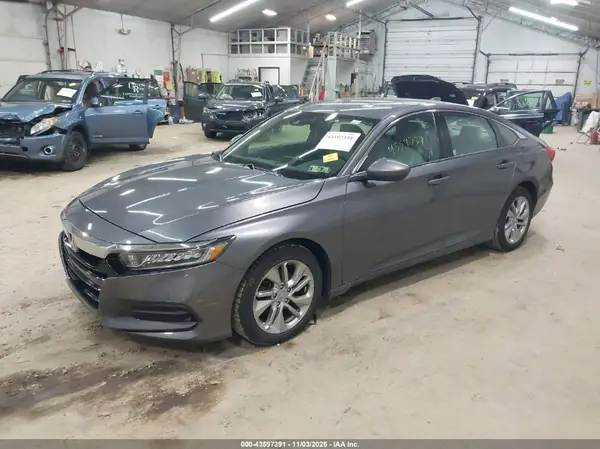 1HGCV1F17JA061525 2018 HONDA ACCORD - Image 2