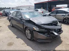 1HGCV1F17JA171569 2018 HONDA ACCORD
