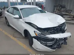 1HGCV1F17JA205297 2018 HONDA ACCORD