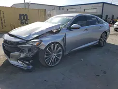 1HGCV1F17JA256945 2018 HONDA ACCORD