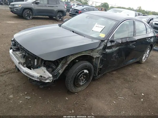 1HGCV1F17JA257884 2018 HONDA ACCORD - Image 2