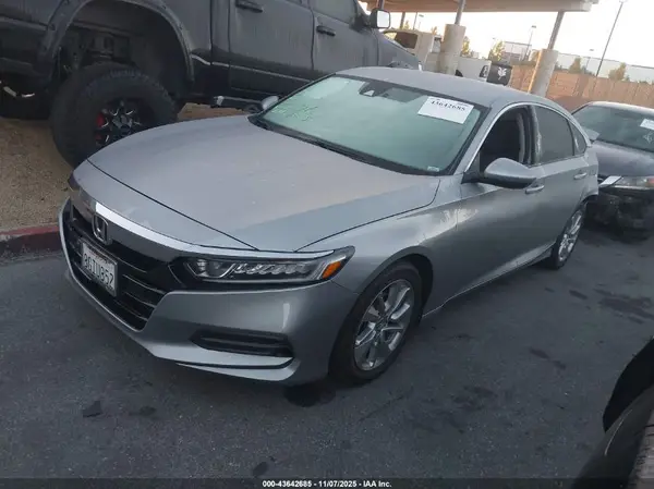 1HGCV1F17JA265077 2018 HONDA ACCORD - Image 2