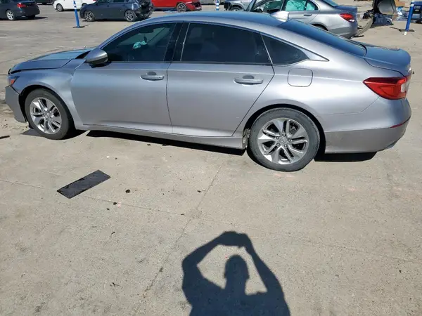 1HGCV1F17KA103693 2019 HONDA ACCORD - Image 2