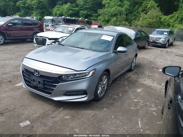 1HGCV1F18JA079578 2018 HONDA ACCORD - Image 2