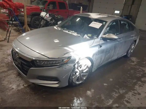 1HGCV1F18JA085008 2018 HONDA ACCORD - Image 2