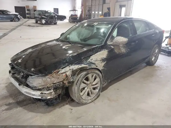 1HGCV1F18JA104642 2018 HONDA ACCORD - Image 2