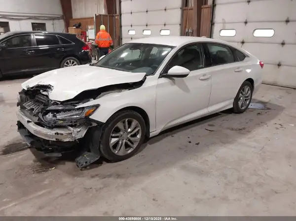 1HGCV1F18JA220827 2018 HONDA ACCORD - Image 2