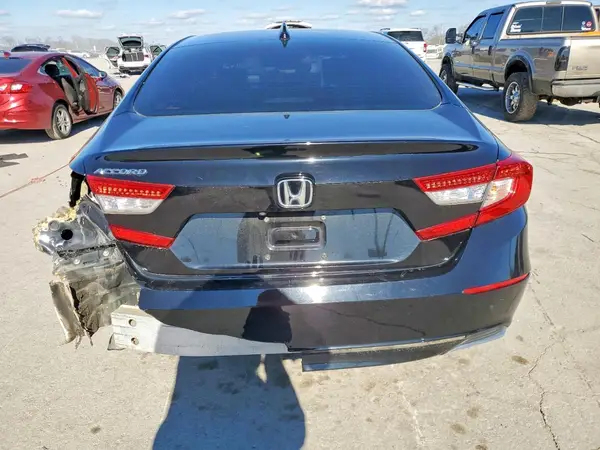 2018 HONDA ACCORD auction photo 6
