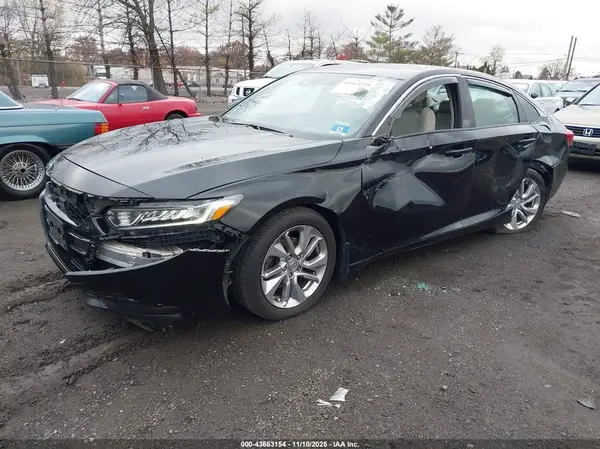 1HGCV1F18JA257862 2018 HONDA ACCORD - Image 2
