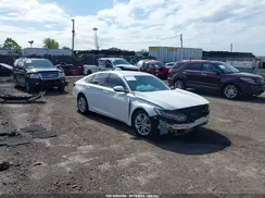 1HGCV1F18JA260339 2018 HONDA ACCORD