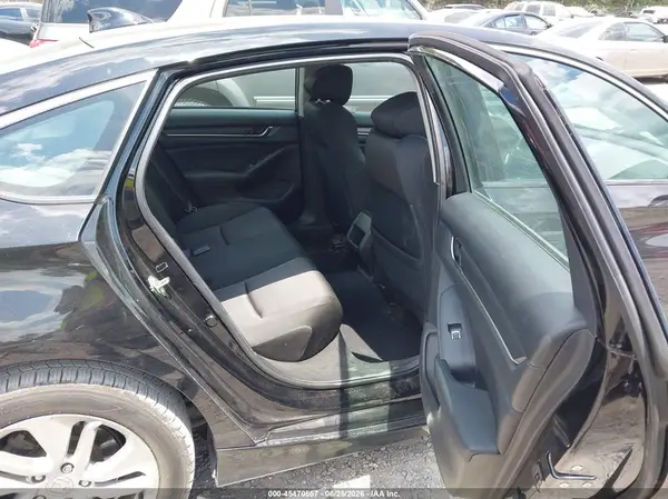 1HGCV1F18JA267565 2018 HONDA ACCORD - Image 8