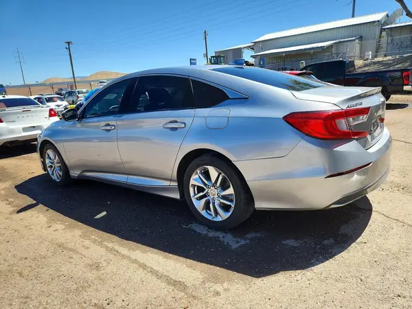 1HGCV1F18JA268456 2018 HONDA ACCORD - Image 2