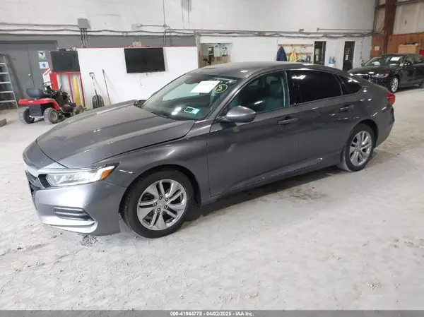 1HGCV1F18KA060501 2019 HONDA ACCORD - Image 2