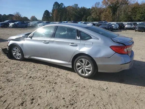 1HGCV1F18KA156774 2019 HONDA ACCORD - Image 2