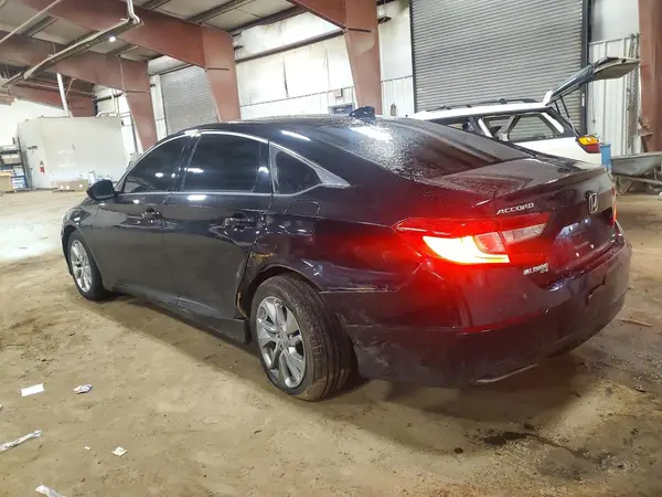 1HGCV1F19JA033418 2018 HONDA ACCORD - Image 2