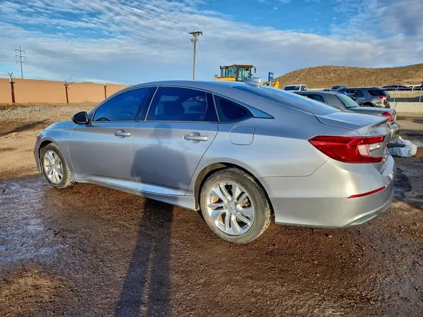 1HGCV1F19JA051871 2018 HONDA ACCORD - Image 2