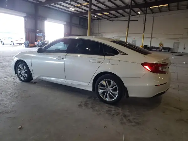 1HGCV1F19JA065334 2018 HONDA ACCORD - Image 2