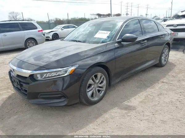 1HGCV1F19JA136483 2018 HONDA ACCORD - Image 2