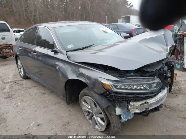 1HGCV1F19JA252380 2018 HONDA ACCORD - Image 1