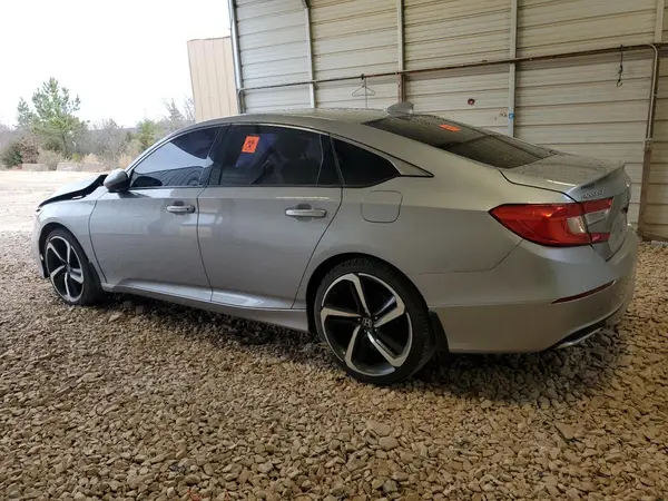 1HGCV1F19KA130684 2019 HONDA ACCORD - Image 2