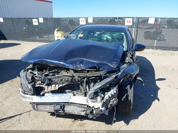 1HGCV1F19KA146304 2019 HONDA ACCORD - Image 2