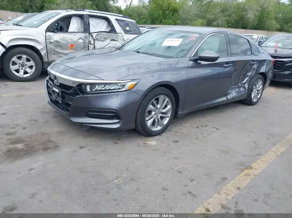 1HGCV1F1XJA017504 2018 HONDA ACCORD - Image 2
