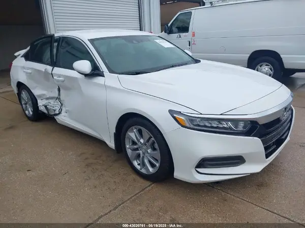 1HGCV1F1XJA018443 2018 HONDA ACCORD - Image 1