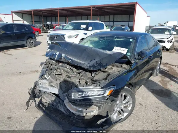 1HGCV1F1XJA039034 2018 HONDA ACCORD - Image 2