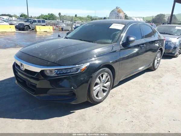 1HGCV1F1XJA095698 2018 HONDA ACCORD - Image 2