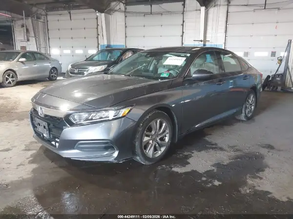 1HGCV1F1XJA235135 2018 HONDA ACCORD - Image 2