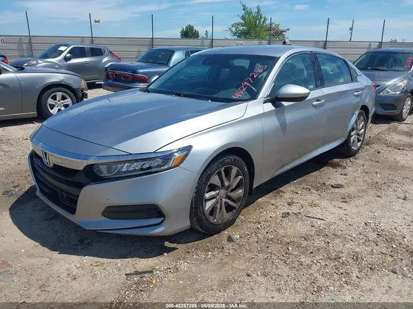 1HGCV1F1XJA264666 2018 HONDA ACCORD - Image 2