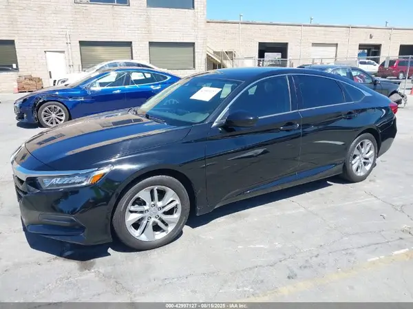 1HGCV1F1XJA267681 2018 HONDA ACCORD - Image 2