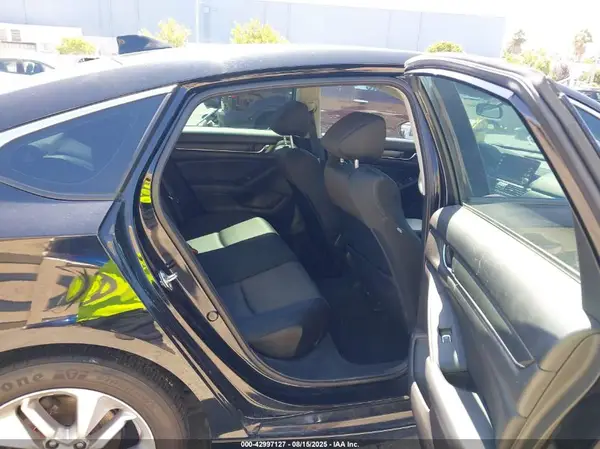1HGCV1F1XJA267681 2018 HONDA ACCORD - Image 8