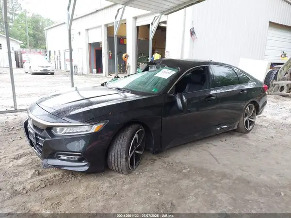 1HGCV1F30JA051579 2018 HONDA ACCORD - Image 2