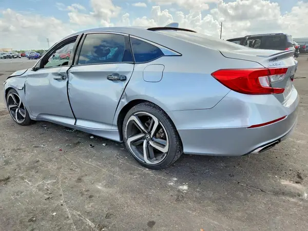 1HGCV1F30JA086123 2018 HONDA ACCORD - Image 2