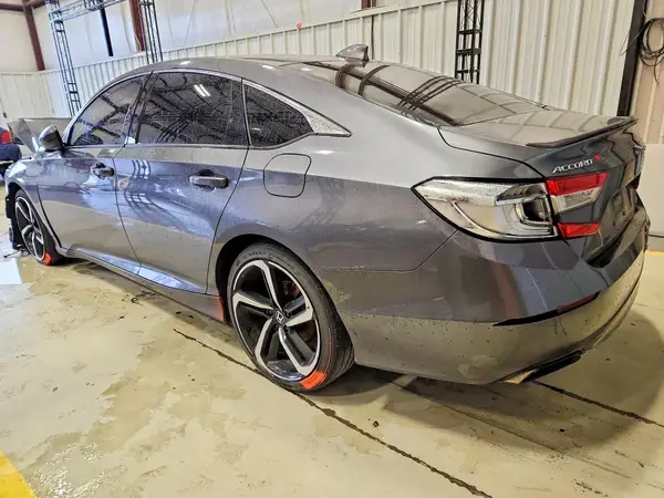 1HGCV1F30JA093069 2018 HONDA ACCORD - Image 2