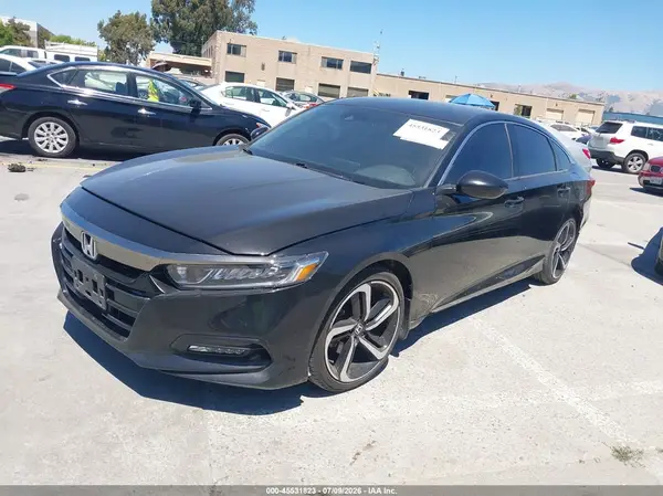 1HGCV1F30JA096098 2018 HONDA ACCORD - Image 2
