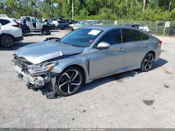 1HGCV1F30JA097882 2018 HONDA ACCORD - Image 2