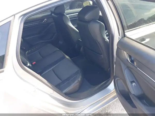 1HGCV1F30JA097882 2018 HONDA ACCORD - Image 8
