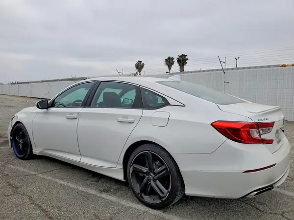 1HGCV1F30JA107553 2018 HONDA ACCORD - Image 2