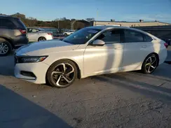 1HGCV1F30JA110923 2018 HONDA ACCORD